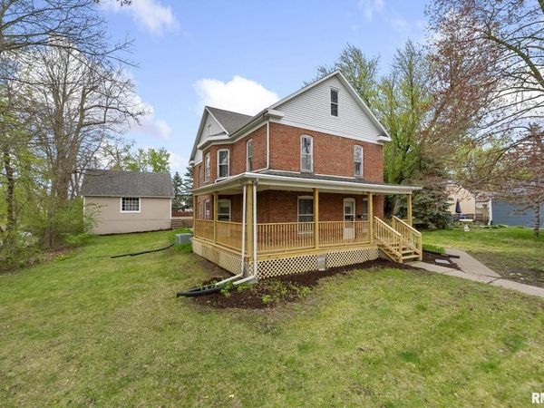 110 W 11TH S Street, Muscatine, IA 52761