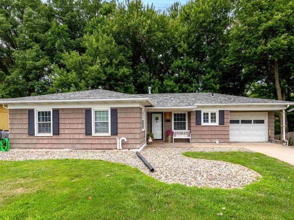 1224 14TH Street, Bettendorf, IA 00000