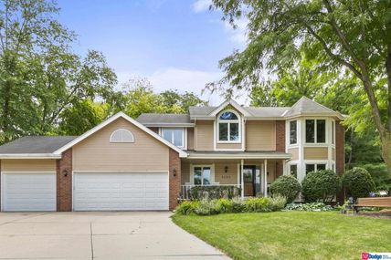 1221 N 163rd Circle , Omaha, NE 68118