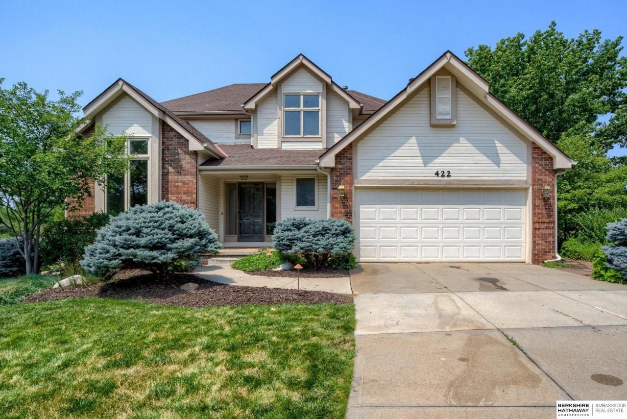 422 N 162 Circle , Omaha, NE 68118