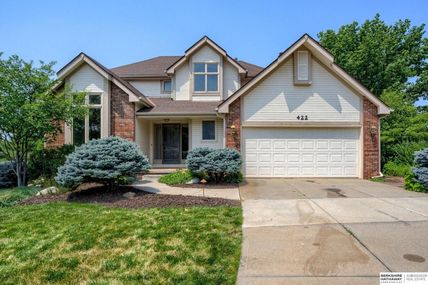 422 N 162 Circle , Omaha, NE 68118