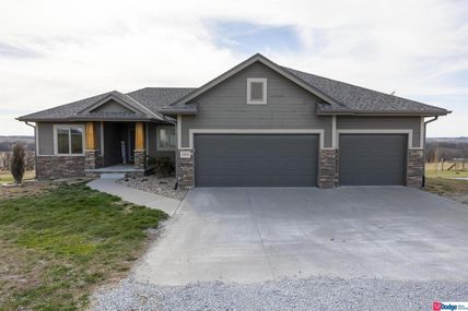18850 Prairie Ridge Drive , Louisville, NE 68037