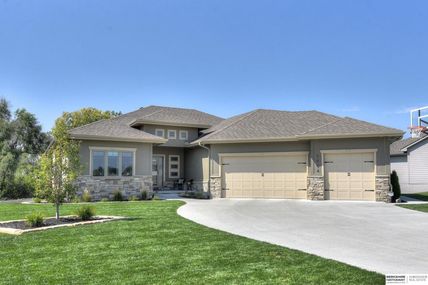7904 S 181st Avenue Circle , Omaha, NE 68136