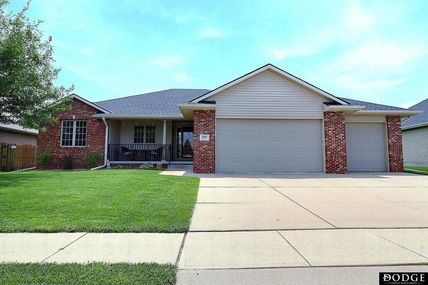 3147 Applewood Drive , Fremont, NE 68025