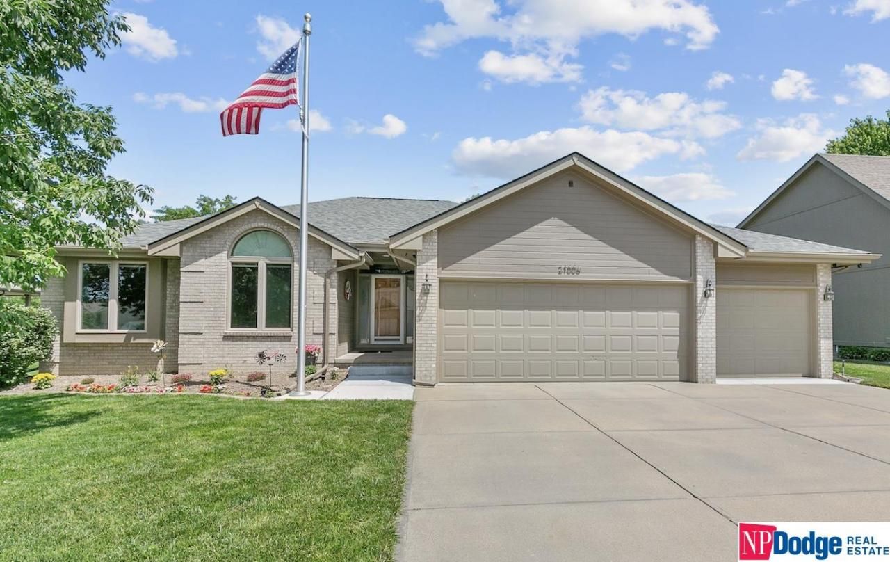 21006 Schofield Drive , Gretna, NE 68028