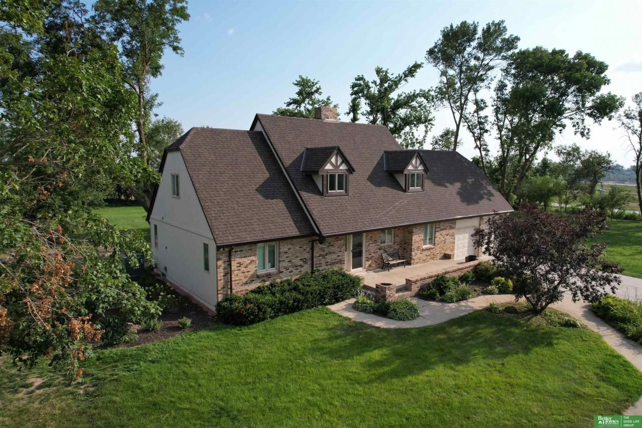 21011 Fort Street , Omaha, NE 68022