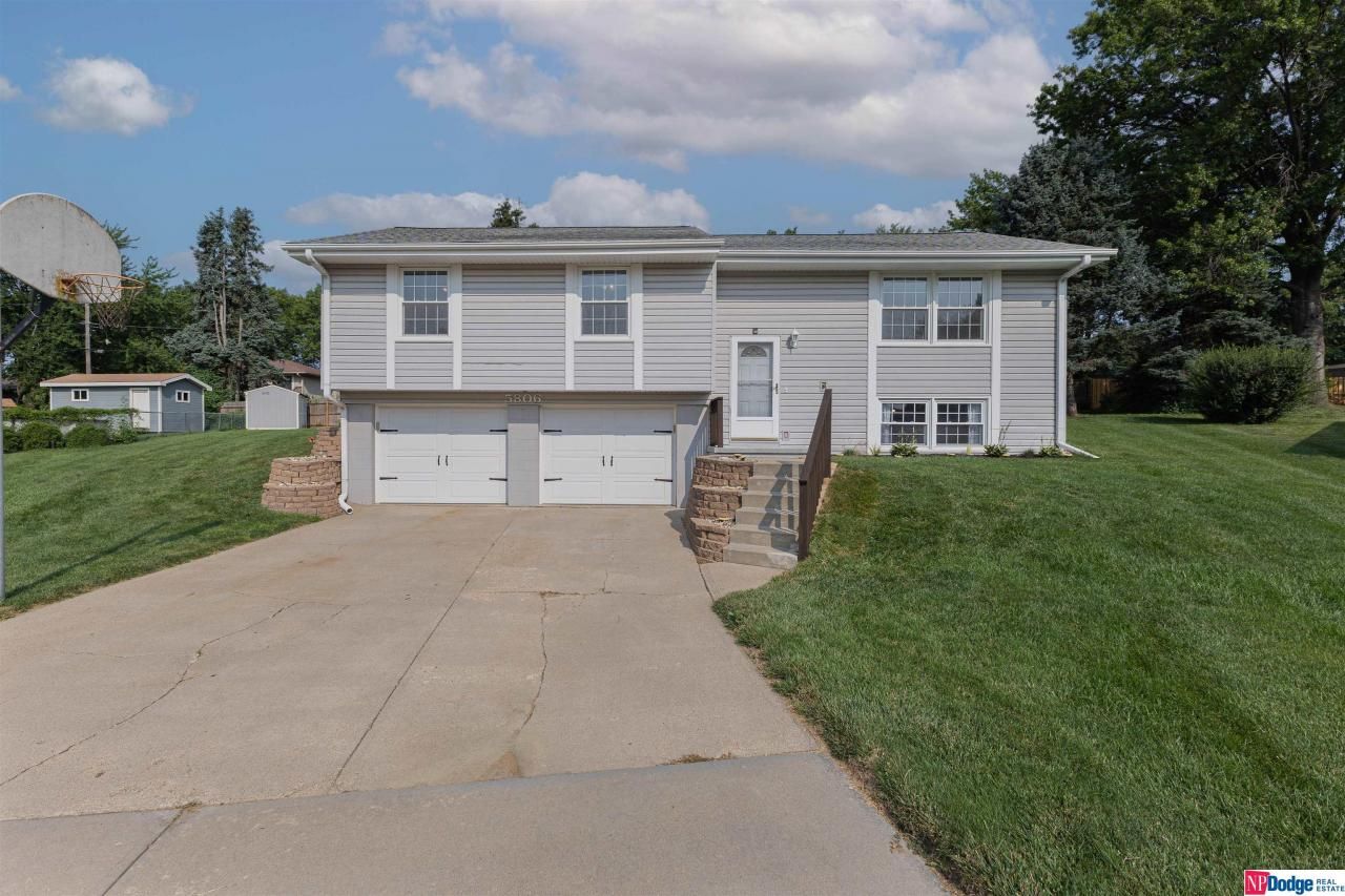 5806 S 92 Circle , Omaha, NE 68127