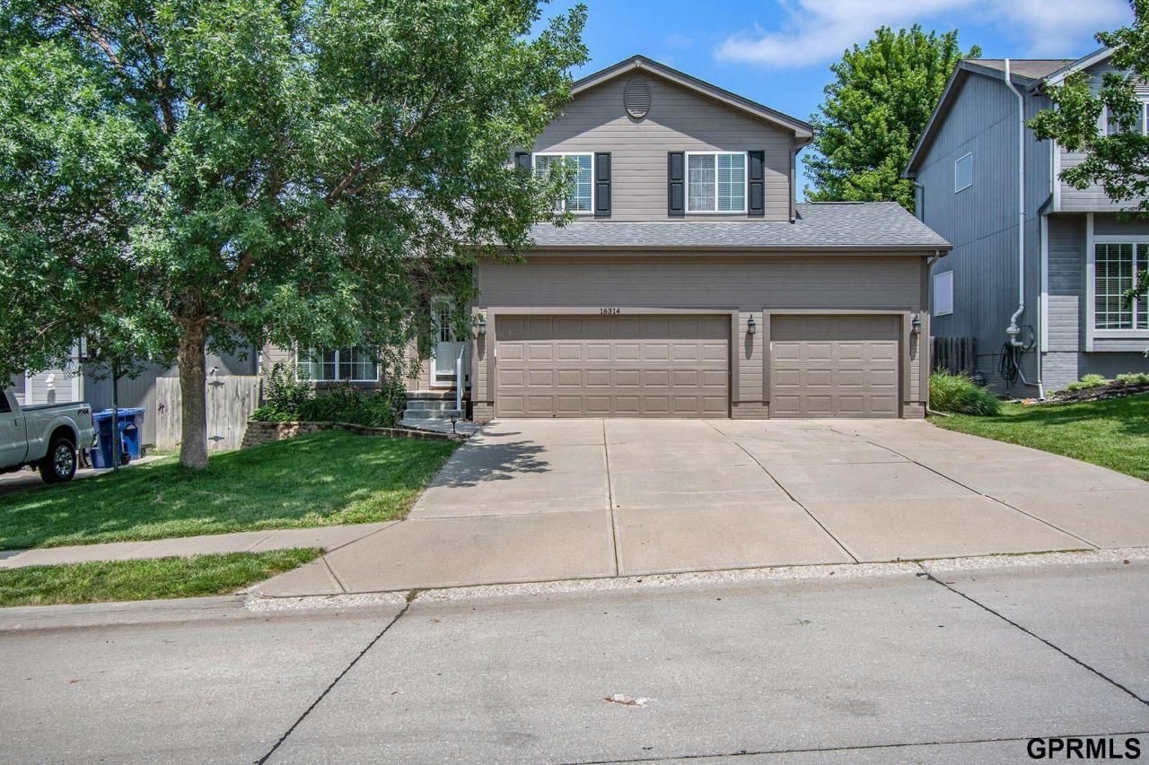 16314 Fowler Avenue , Omaha, NE 68116
