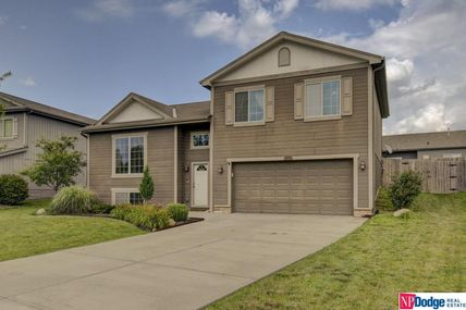 13719 S 44 Street , Bellevue, NE 68123