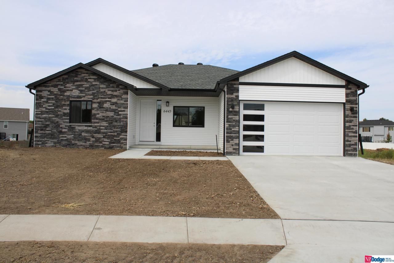 6445 N 12th Court , Lincoln, NE 68521