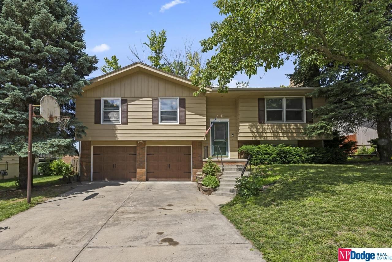 7306 S 49th Avenue , Omaha, NE 68157