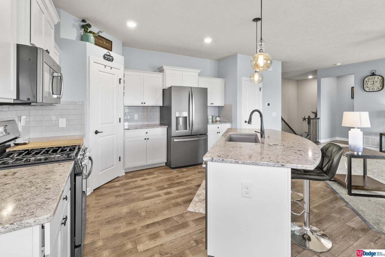 9404 S 179 Street , Omaha, NE 68136