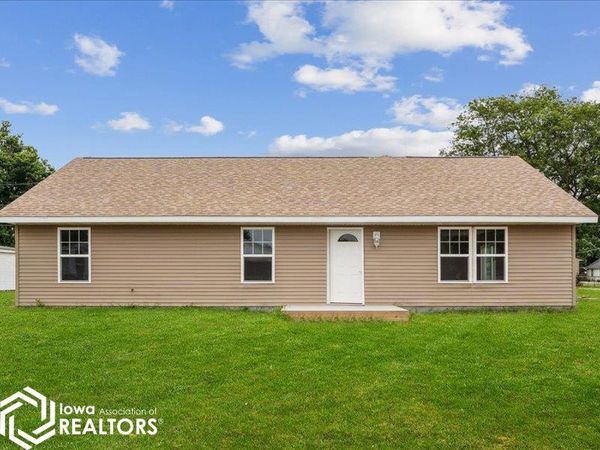 2106 Douglas Avenue, Burlington, IA 52601