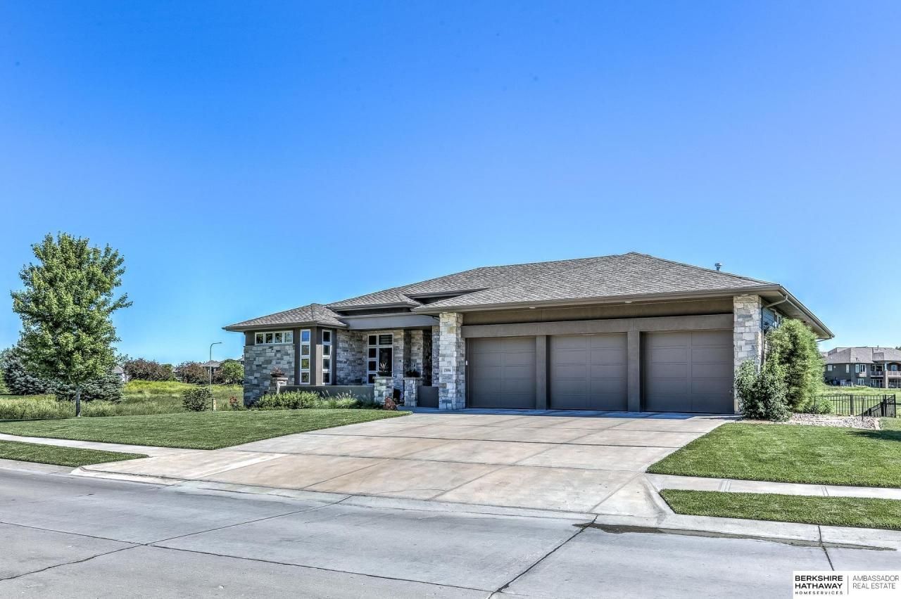 13006 Scott Street , Omaha, NE 68142