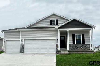 6225 Clear Creek Street , Papillion, NE 68157