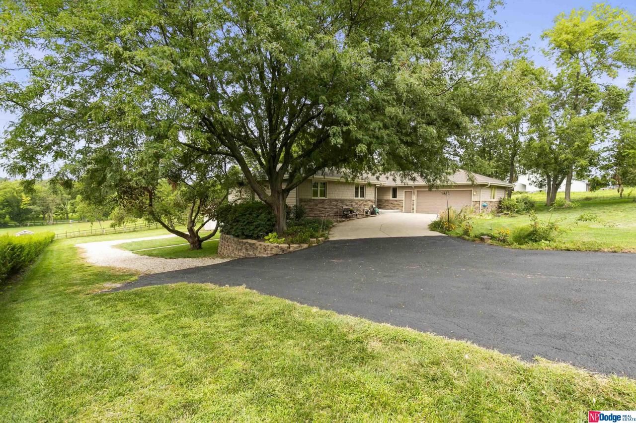 8316 S 13th Street , Bellevue, NE 68147