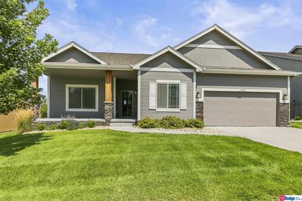 17812 Camden Avenue , Omaha, NE 68116