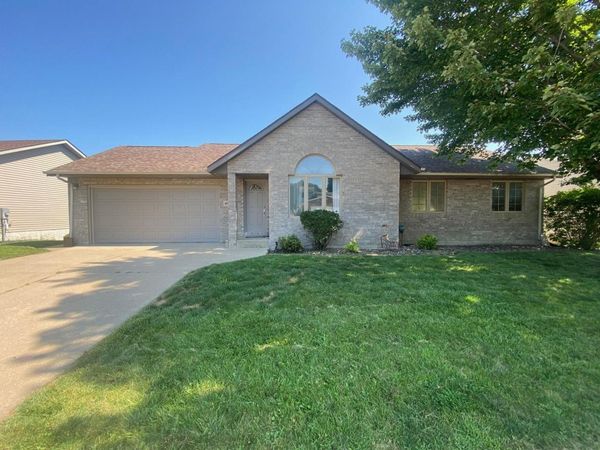 4518 Camelot Drive, Dubuque, IA 52002