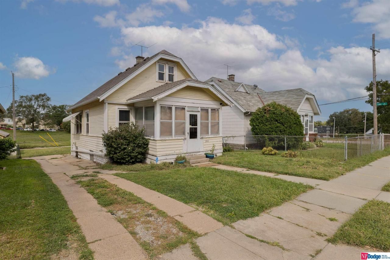 2442 N 33 Avenue , Omaha, NE 68111