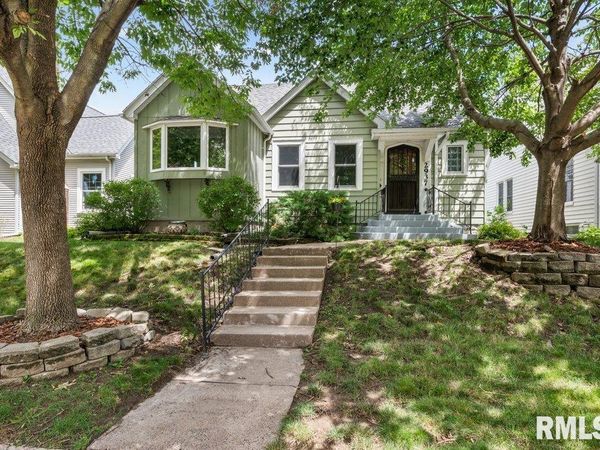 2937 DAVENPORT Avenue, Davenport, IA 52803