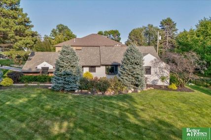 207 S 95 Street , Omaha, NE 68114