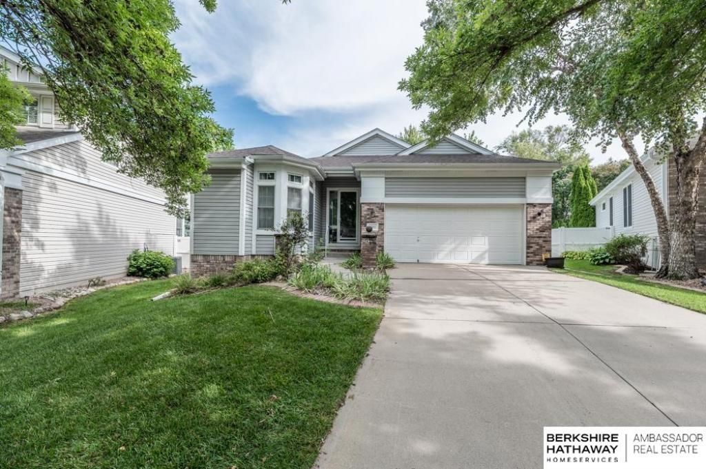 17156 Hickory Plaza , Omaha, NE 68130