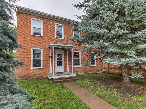 2760 Jackson Street, Dubuque, IA 52001