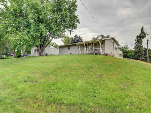 802 6TH Avenue, Fulton, IL 61252
