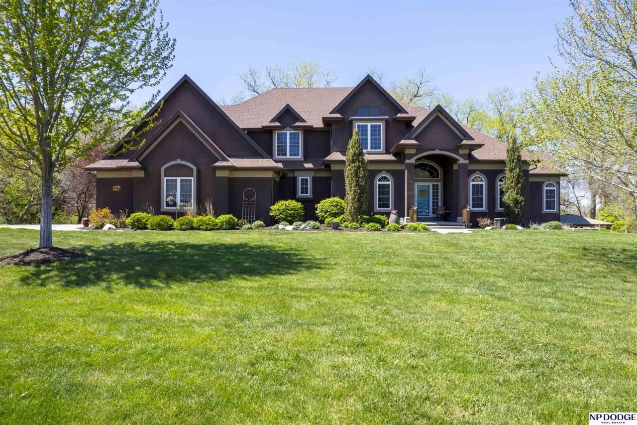 1034 S 222nd Street , Omaha, NE 68022