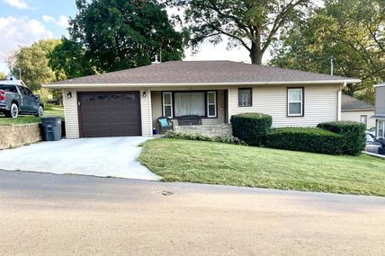 405 WALNUT Street, OAKLAND, IA 51560