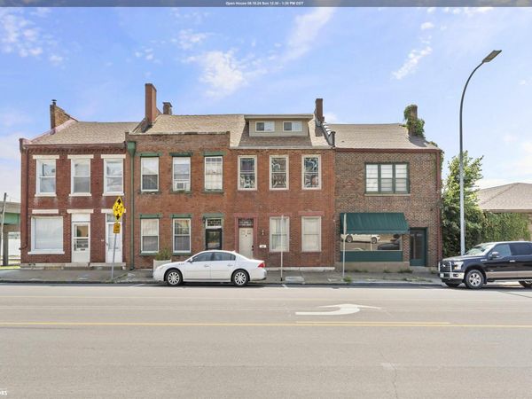 612 N Main Street, Burlington, IA 52601