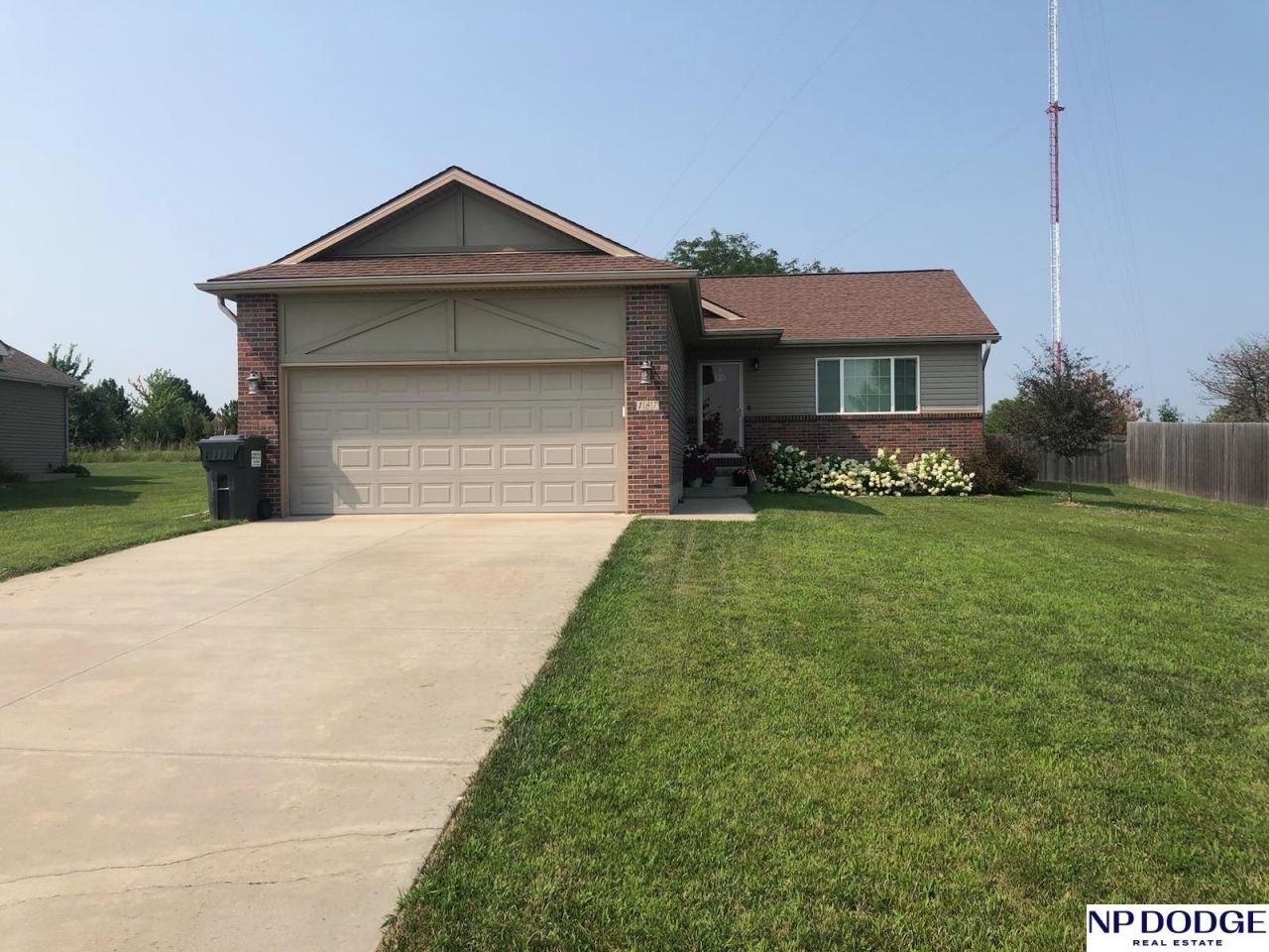 187 Northwood Lane , Palmyra, NE 68418