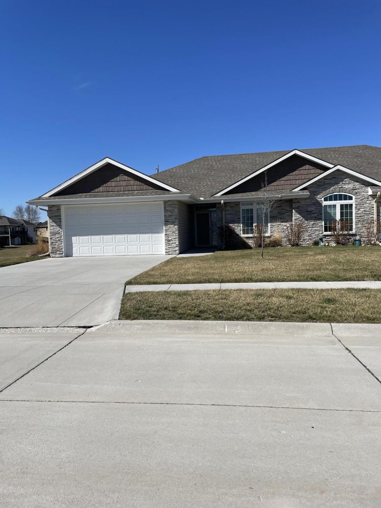 5213 CARRIAGE Road, COUNCIL BLUFFS, IA 51501