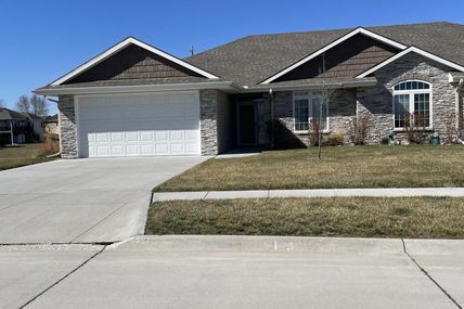 5213 CARRIAGE Road, COUNCIL BLUFFS, IA 51501