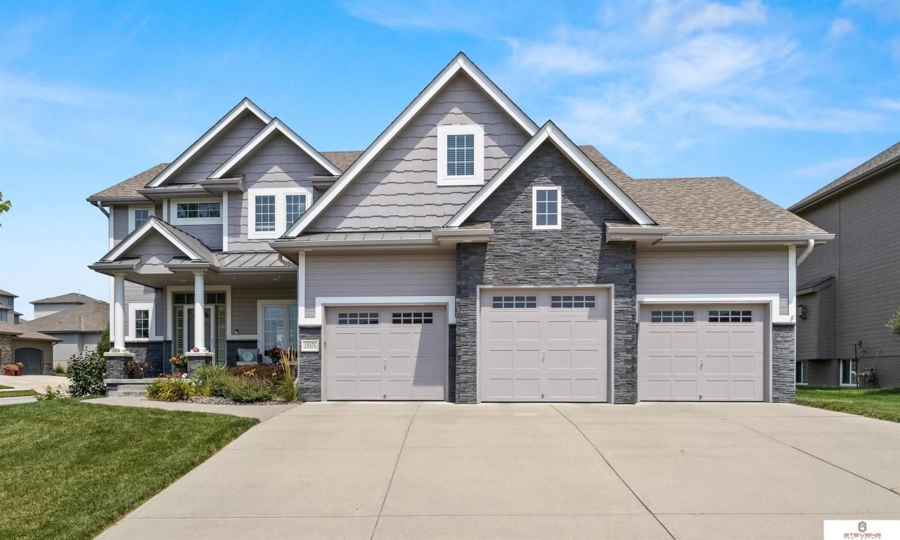 18976 Spaulding Circle , Omaha, NE 68022