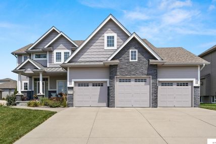 18976 Spaulding Circle , Omaha, NE 68022