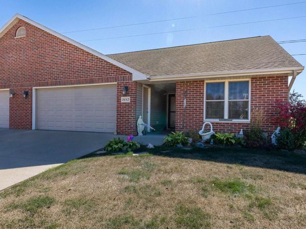 1682 Kathy Drive, Dubuque, IA 52003