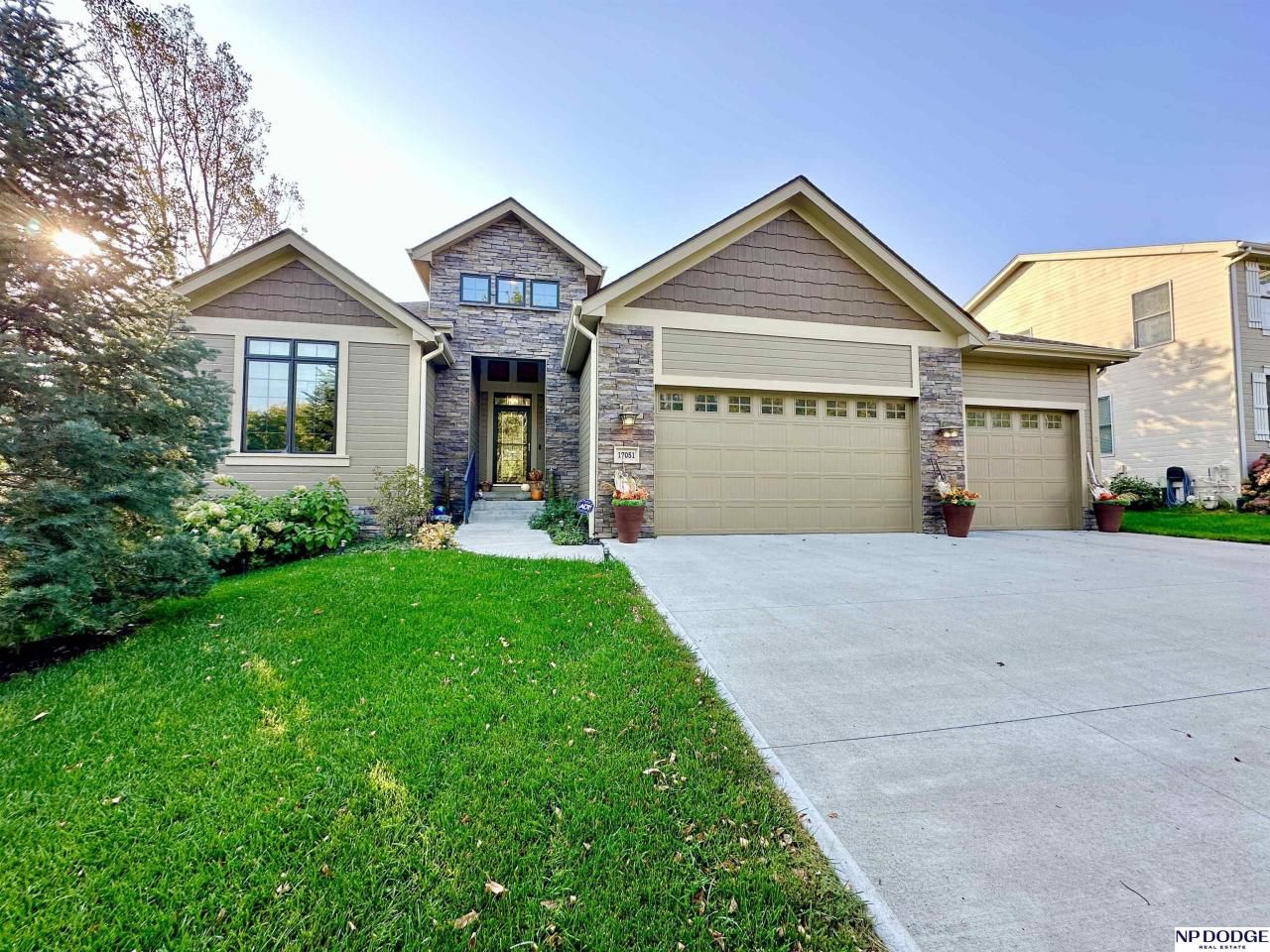 17051 Drexel Street , Omaha, NE 68135