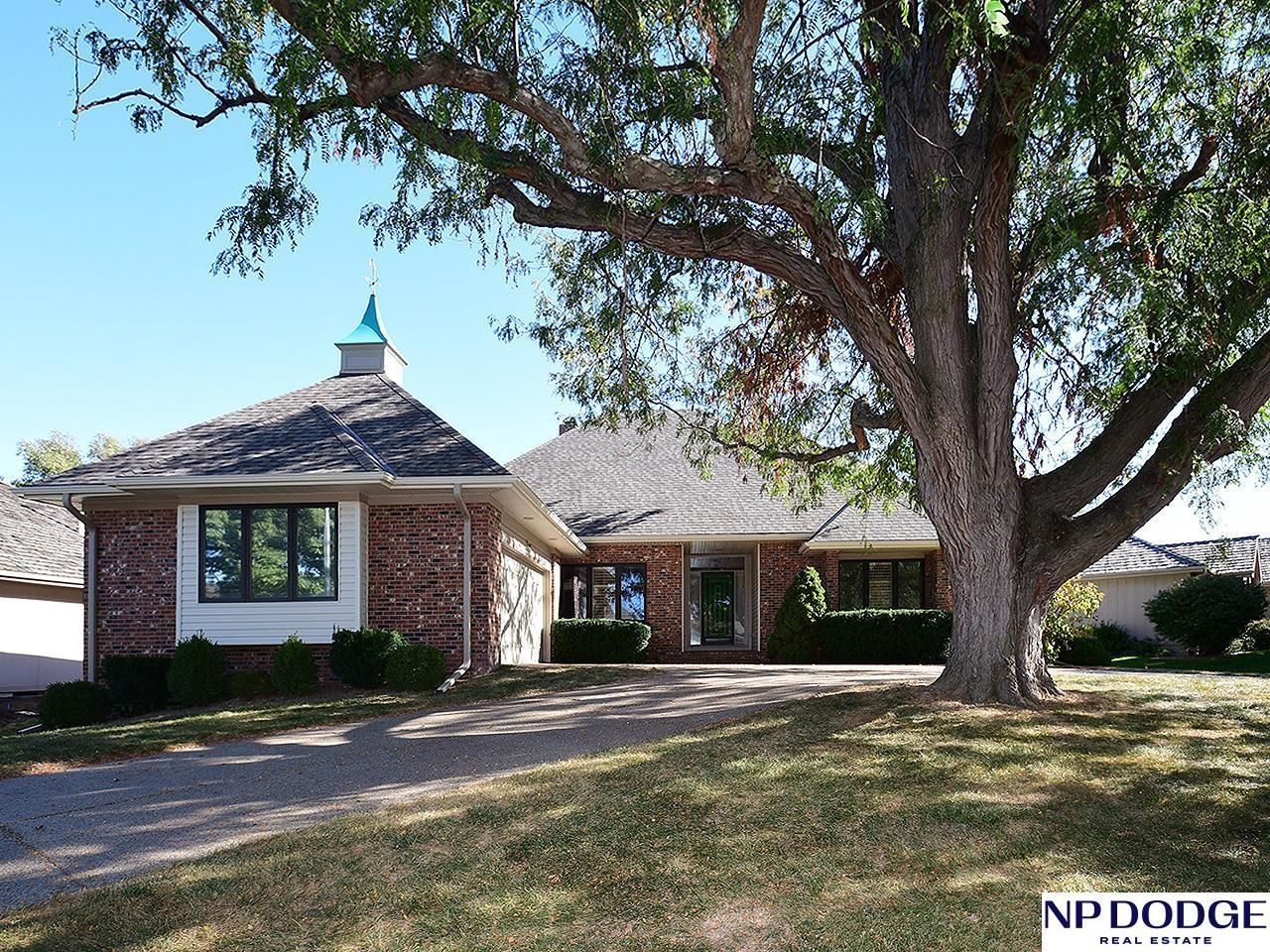 6525 S 100 Street , Omaha, NE 68127