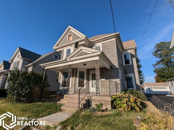310 S 5TH Street, Monmouth, IL 61462