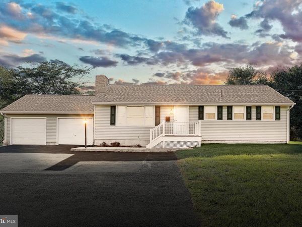 505 HANOVER STREET, NEW OXFORD, PA 17350