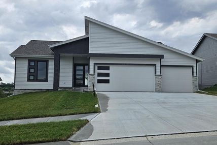2913 N 165 Avenue , Omaha, NE 68116