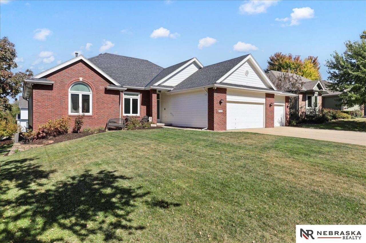 5549 N 140th Street, Omaha, NE 68164