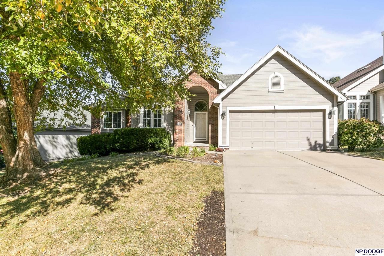 17266 Pine Street , Omaha, NE 68130