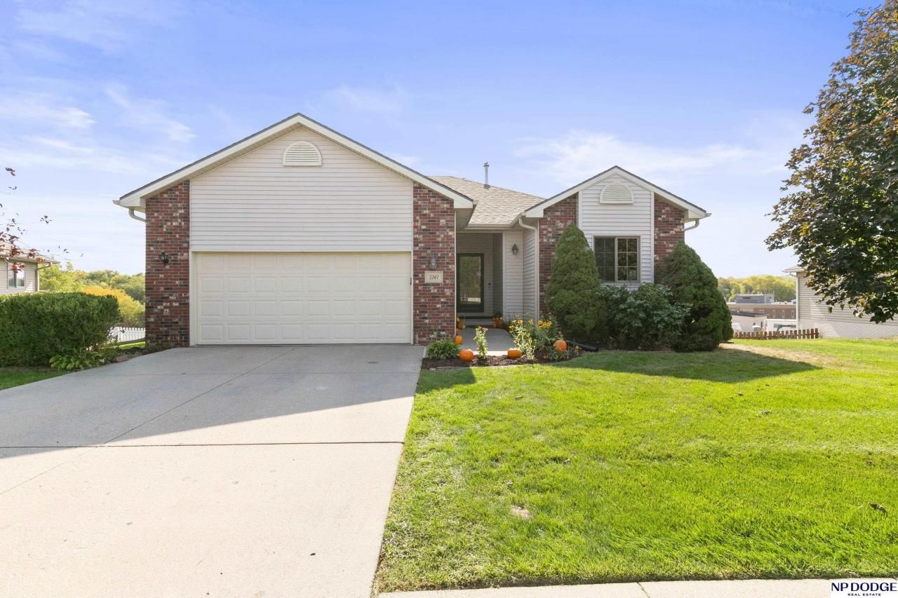 2161 Crestridge Drive, Blair, NE 68008