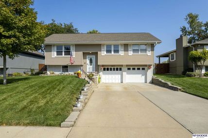 11112 W Street , Omaha, NE 68137