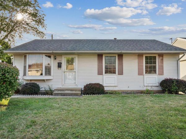 1763 Vizaleea Drive, Dubuque, IA 52002