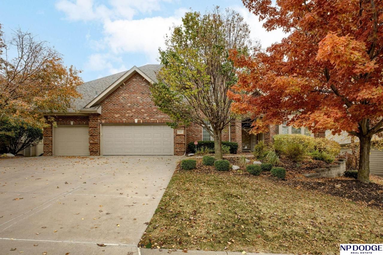 5803 N 166 Street , Omaha, NE 68116