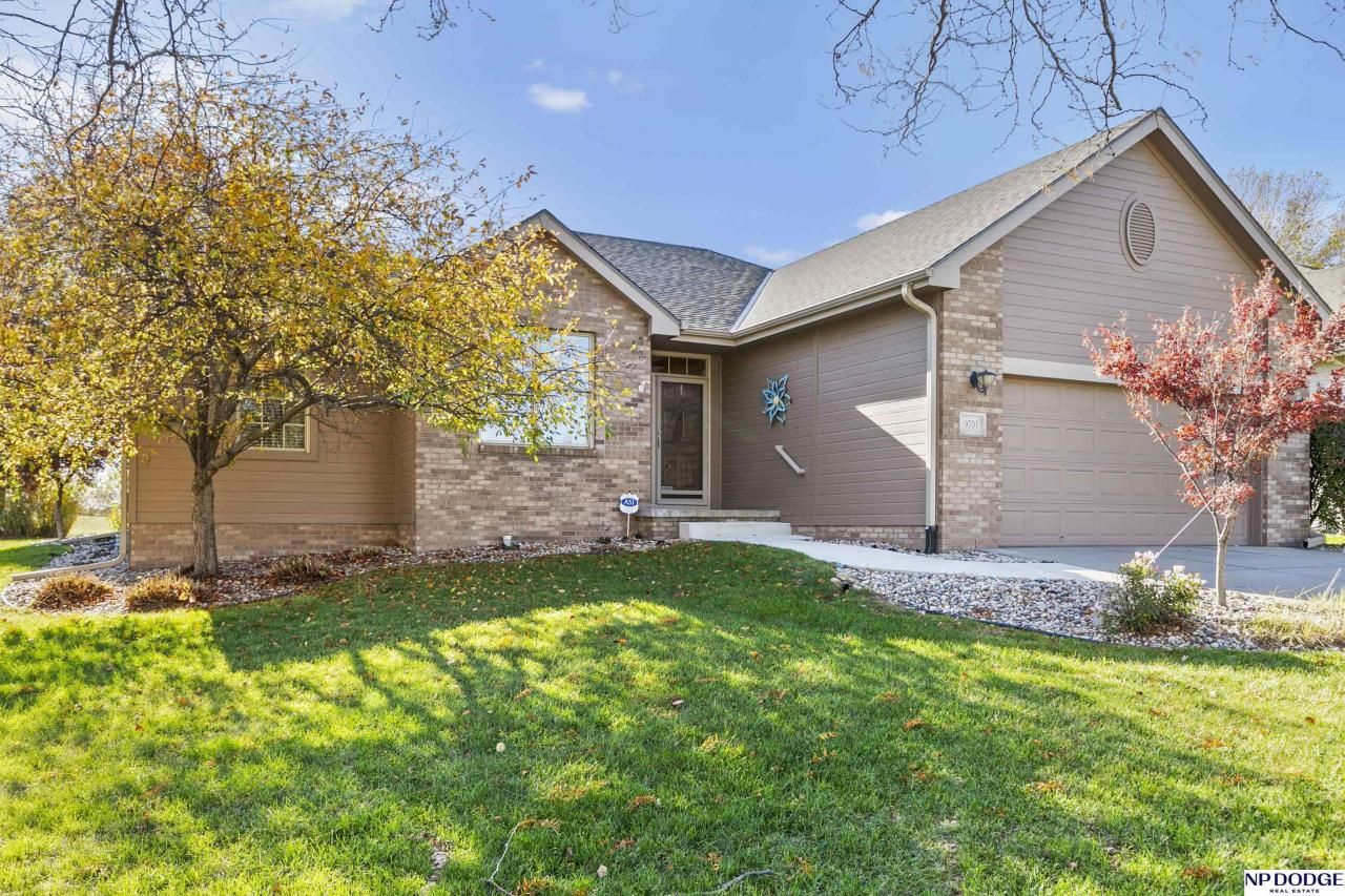 9701 Centennial Road , La Vista, NE 68128