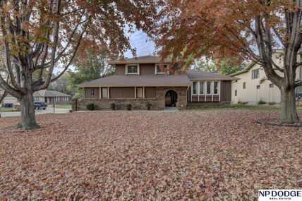 14705 Harvey Oaks Avenue , Omaha, NE 68144